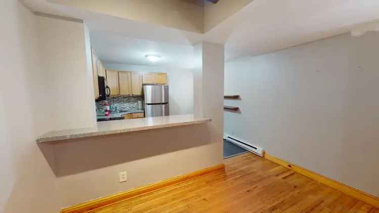 Rent Apartments in Queen Village with Beautiful Interiors and Courtyard