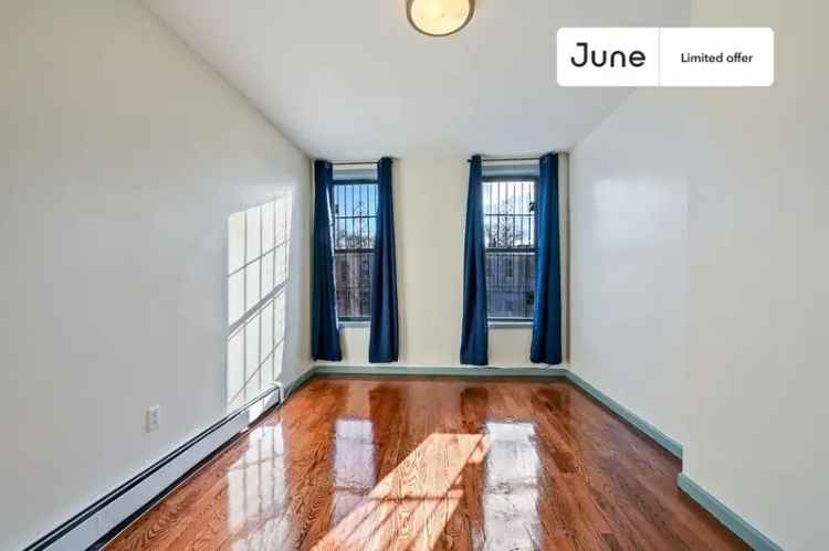 Rent Queen Bedroom in Bushwick with Furnished Common Areas and Great Amenities