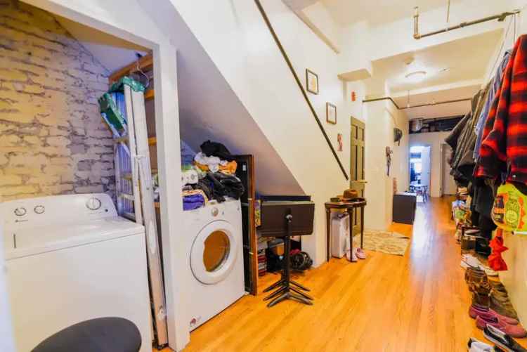 Rent 6-Bedroom Apartment in Fenway Across from Berklee College