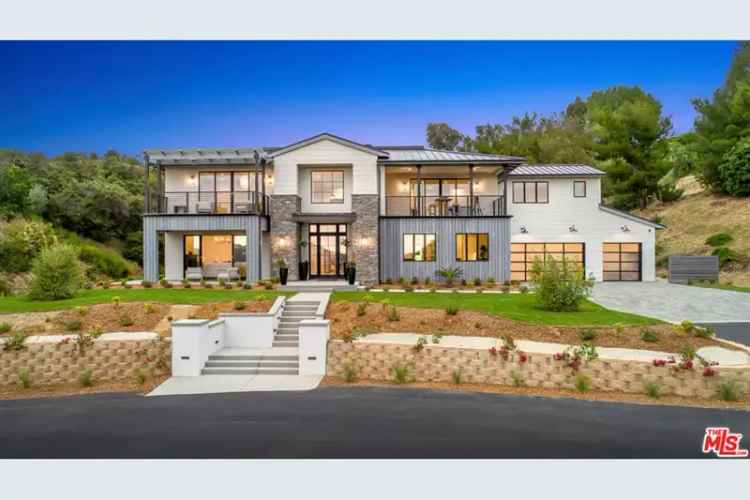 Modern Farmhouse for sale in Calabasas with Pool and Luxurious Features