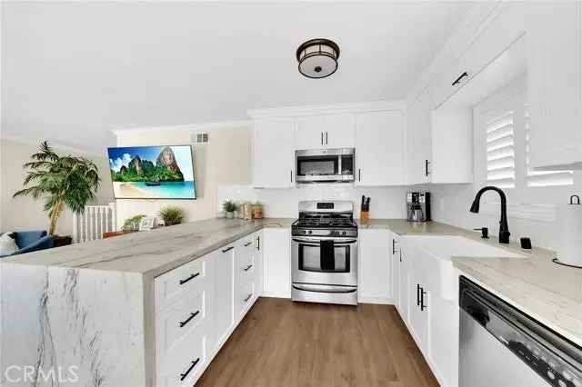 House For Sale in 5306, Neptune Avenue, Newport Beach, California