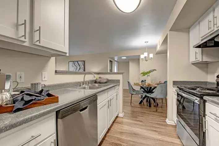 Rent Apartments at The Bluffs in Castle Rock with Stunning Amenities