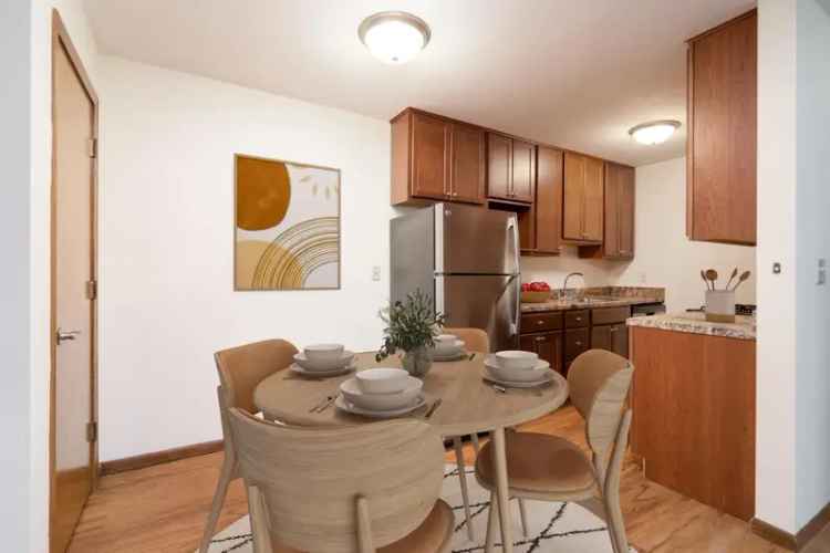 Rent Cozy Apartments in Uptown Minneapolis with Great Amenities