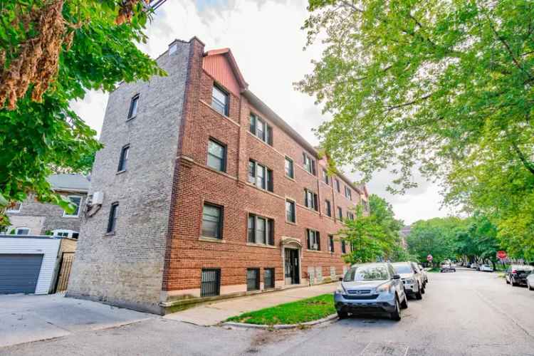 Rent Apartments in Edgewater with Lakefront Access and Historic Charm