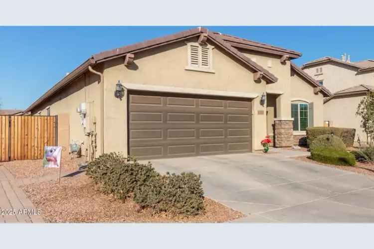 buy 3-bedroom house in Desert Oasis with chef's kitchen and solar panels