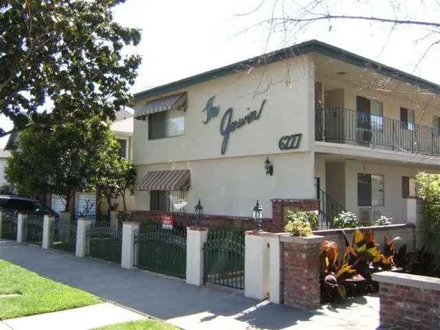 Rent 2 Bedroom Apartment Unit Near Uptown Whittier with BBQ