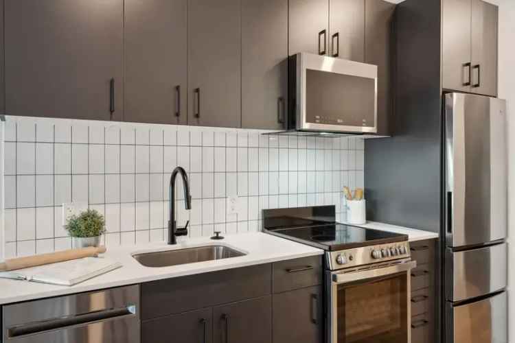 Rent Premier Apartments in Northern Liberties with Modern Amenities