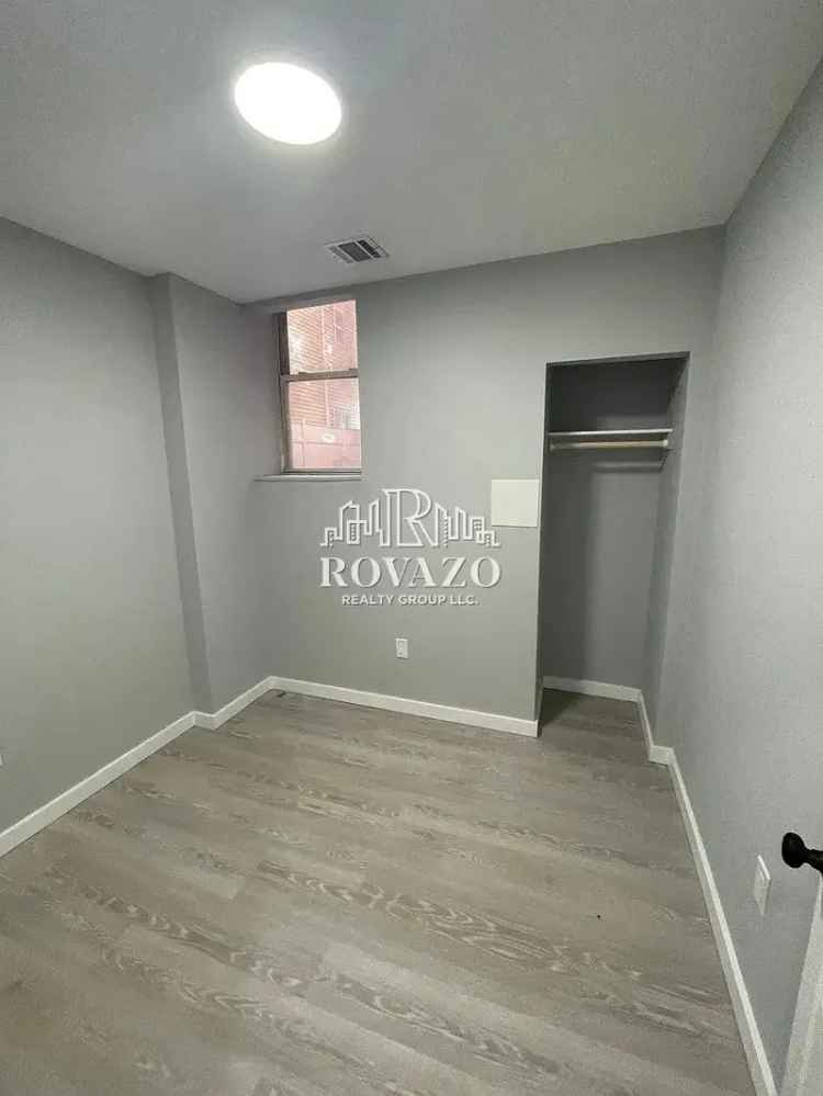 Rent Beautiful Renovated Apartment Close to Shopping and Transit