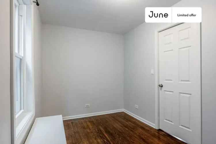 Room for Rent in Logan Square with Flexible Lease Options and Amenities