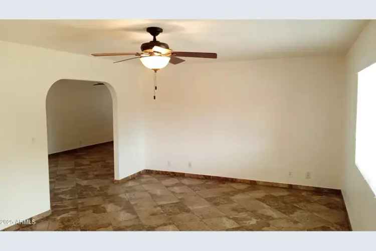 Updated 3 plus 2 turn-key house in ideal location with spacious backyard