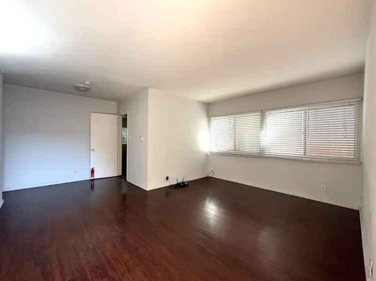 Rent Apartment Unit in West Los Angeles with Large Private Backyard