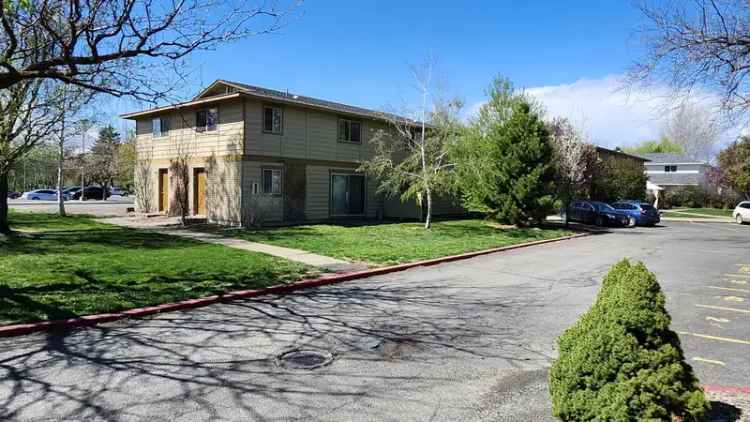 Rent Aspen Circle Apartments in Ellensburg with Beautiful Landscaping