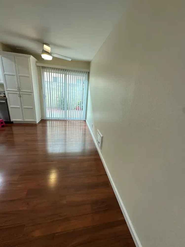 Rent Beautiful Spacious Townhouse with Balcony in a Walkable Neighborhood