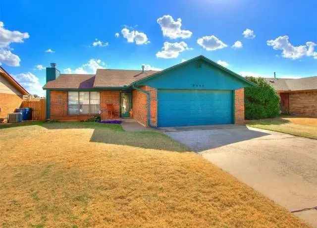 House For Sale in 8644, Hillridge Drive, Midwest City, Oklahoma