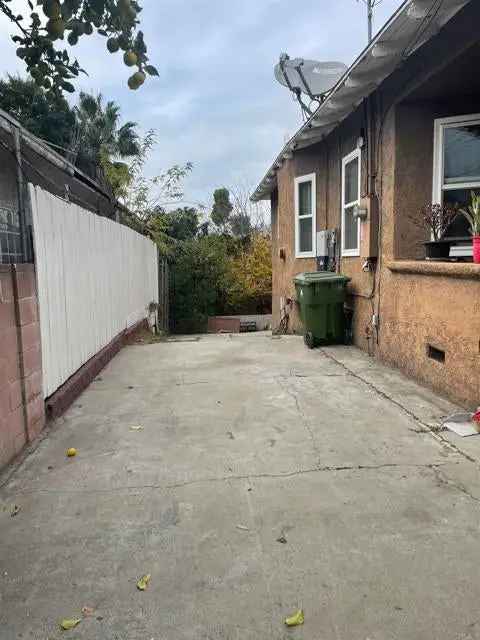 House For Sale in 425, North Westlake Avenue, Los Angeles, California