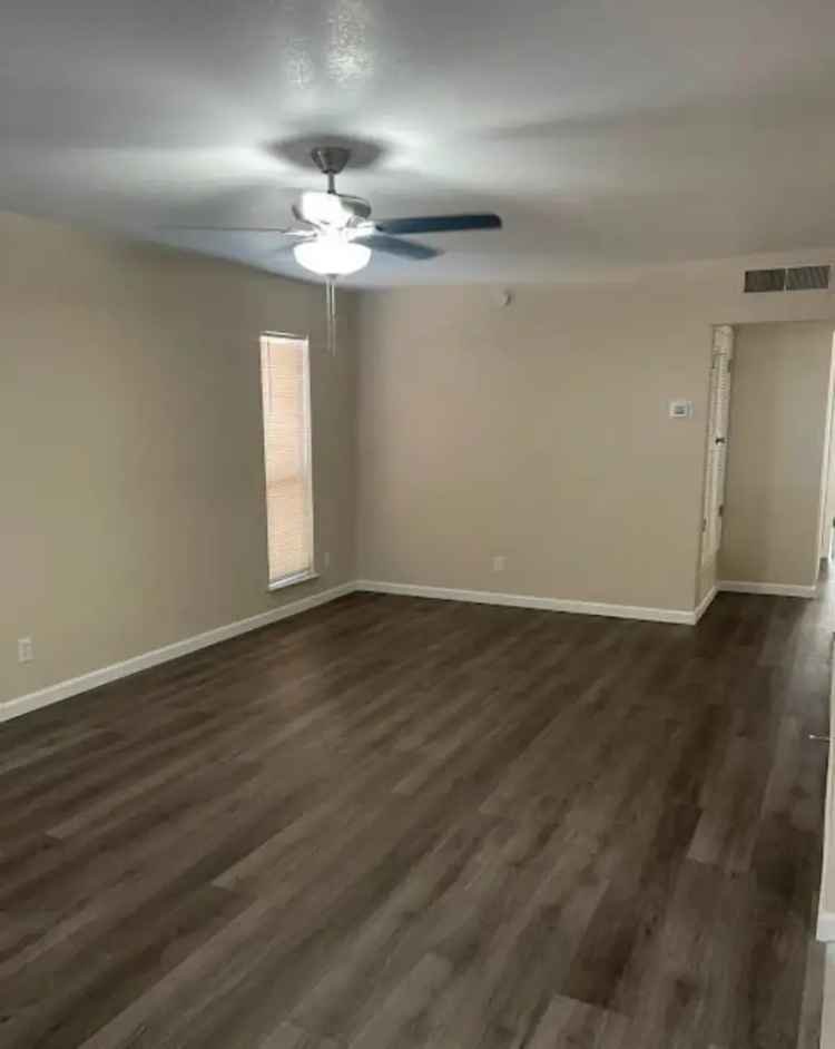 Rent Apartment Unit in East El Paso with 2 Bedrooms and 1.5 Baths