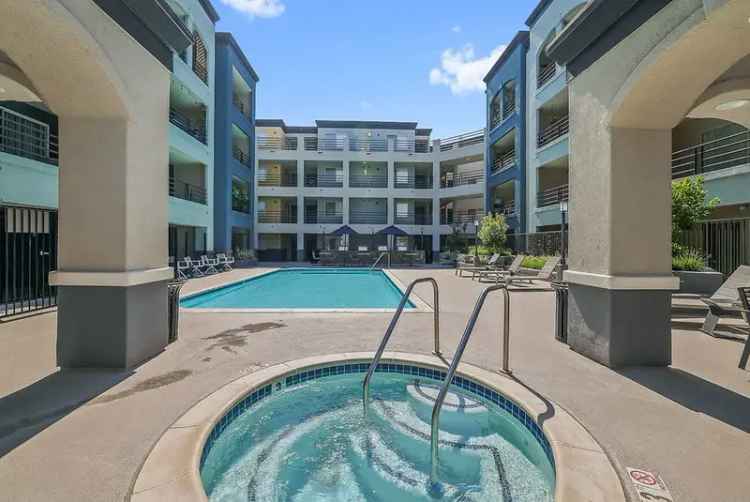 Rent Apartments in Downtown Fullerton with Unique Features