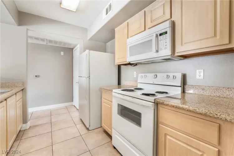 Condo for Rent in Vibrant Community with Dual Master Bedrooms