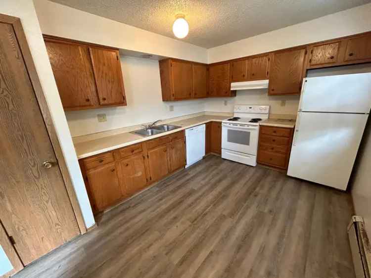 Rent Apartments in Iowa City with 2 and 3 Bedrooms Near Downtown