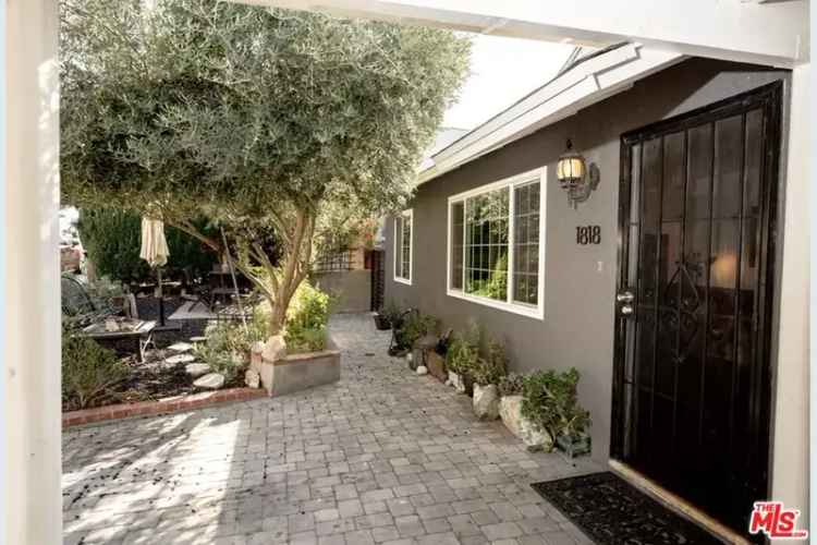 House For Sale in 1818, Alder Drive, Los Angeles, California