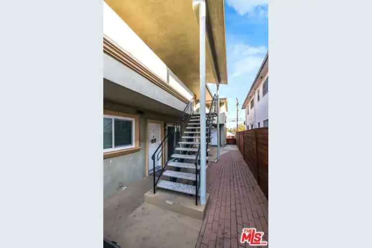 Investment Opportunity Rent 8-Unit Building in Crestview Beverlywood West LA