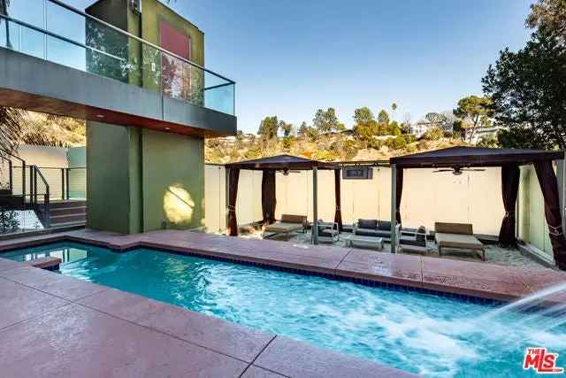 House For Sale in 2738, Rinconia Drive, Los Angeles, California