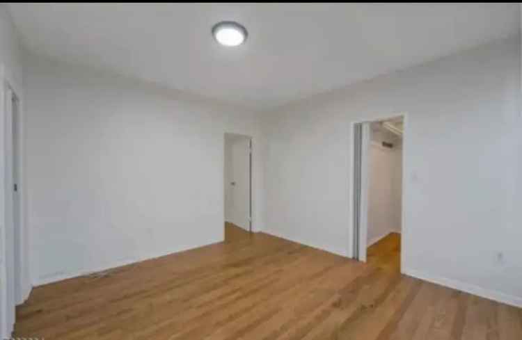 Rent Gorgeous 3 Bedroom Apartment in Elizabeth with No Broker Fee