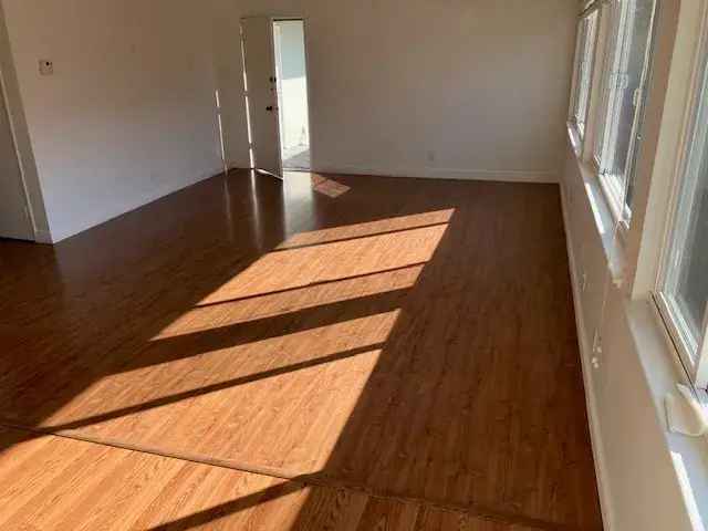 Rent Apartment Unit Spacious 2 Bedroom Near Burlingame Avenue