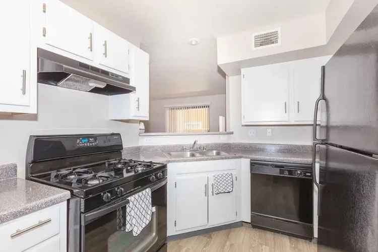 Rent Apartments in Las Vegas with Great Access to Entertainment and Shopping