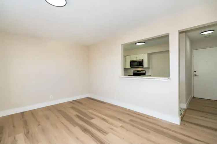 Rent Fully Renovated Apartments in Maplewood with Modern Features