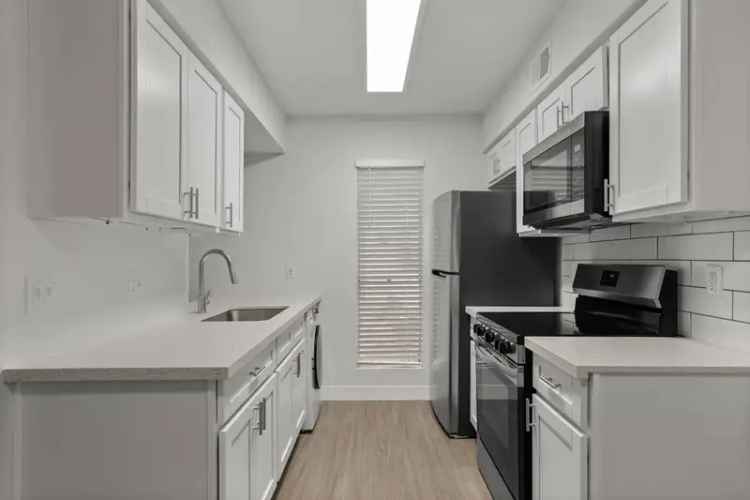 Rent Stunning Apartments in Vibrant Phoenix with Unmatched Amenities