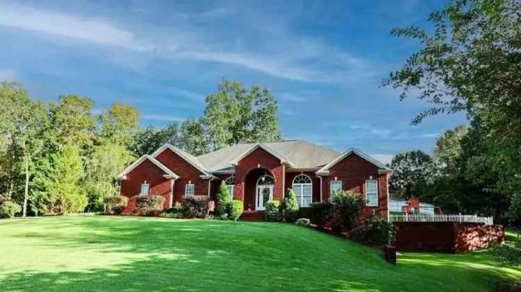 House For Sale in 145, Stoney Creek Drive, Florence, Alabama