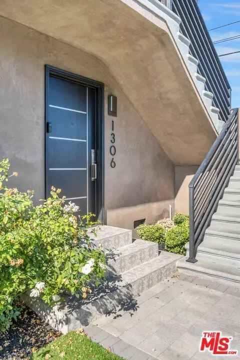 House For Sale in 1310, West Valencia Drive, Fullerton, California