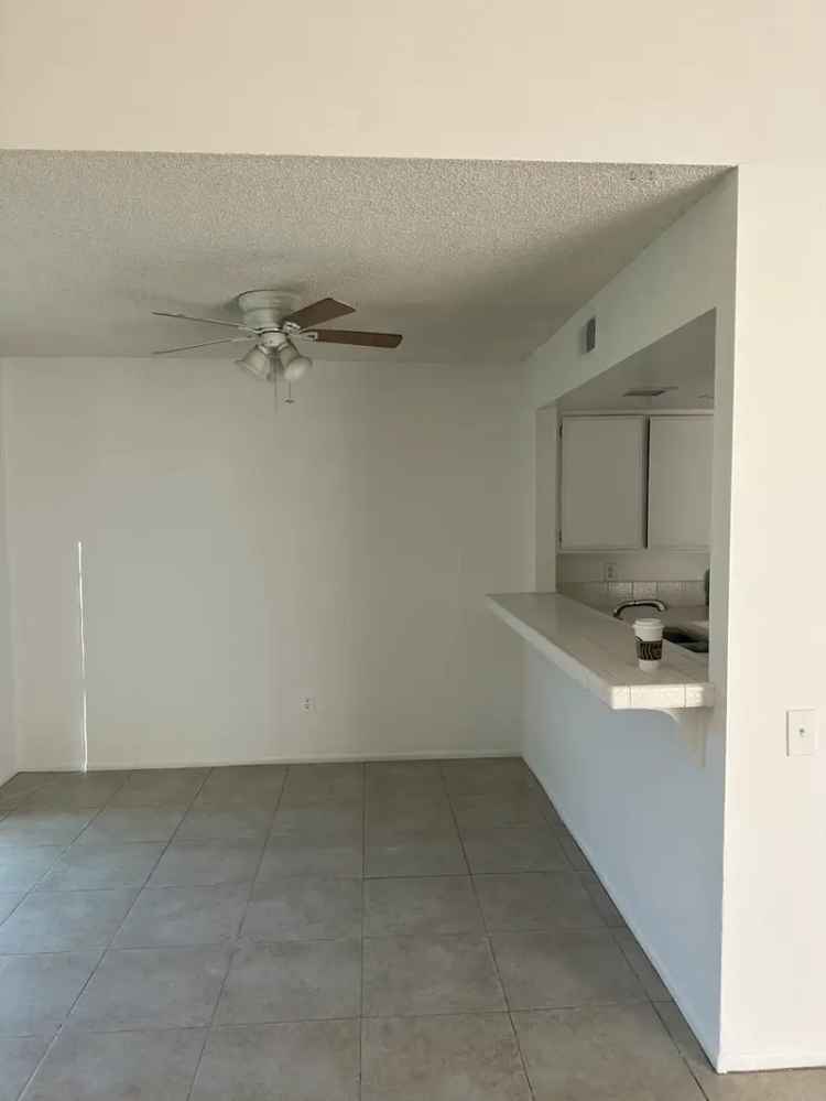 Rent Apartment Unit with Large Master Bedroom in Cozy Location