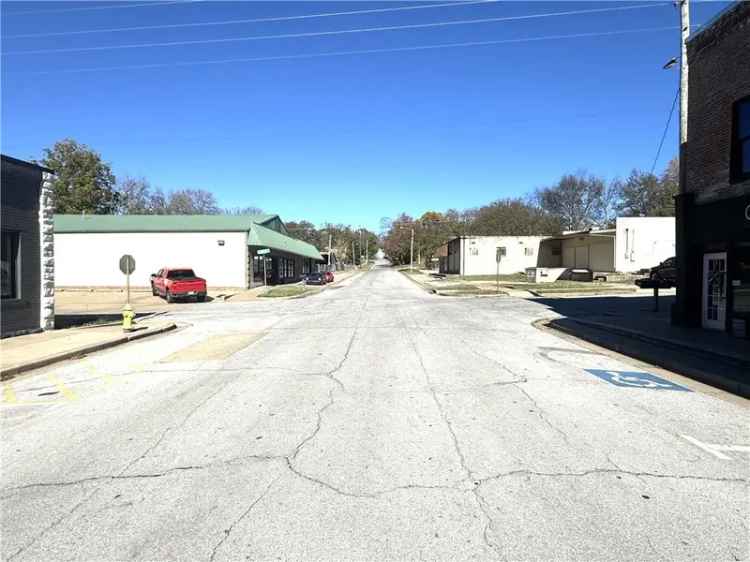 Land For Sale in 220, North Wright Street, Siloam Springs, Arkansas