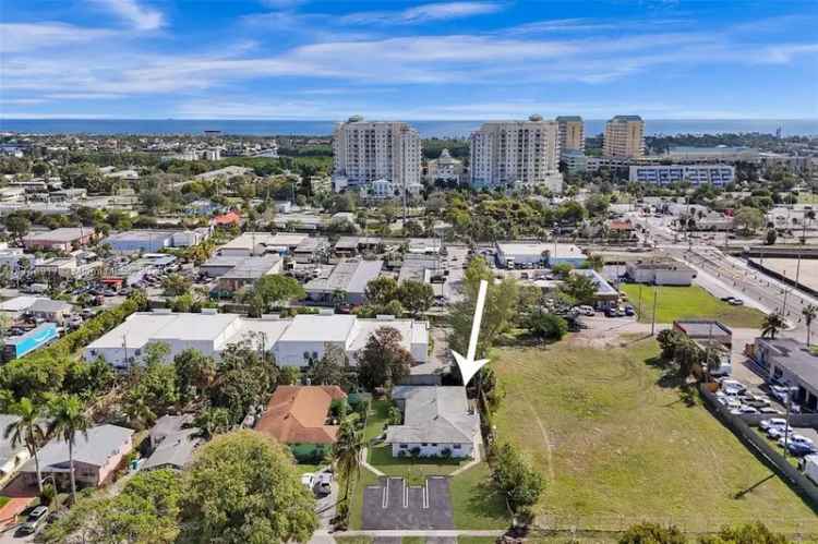 House For Sale in 400, Northeast 2nd Street, Boynton Beach, Florida