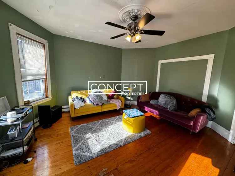 Rent Apartment Unit in Ideal Location with Nearby Transit Options