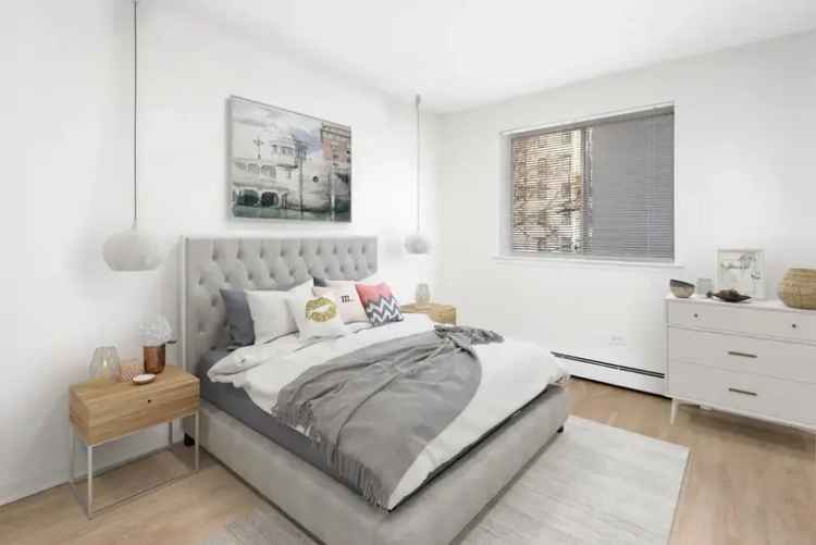 Rent Apartments in Lincoln Park with Modern Amenities and Prime Location