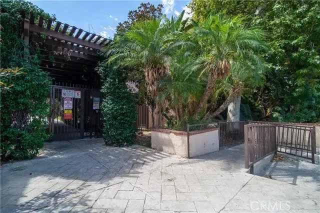 House For Sale in 18350, Hatteras Street, Los Angeles, California