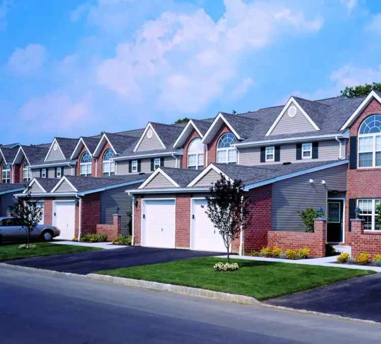 Rent Apartments in Fairfield Gables At Setauket Gated Community