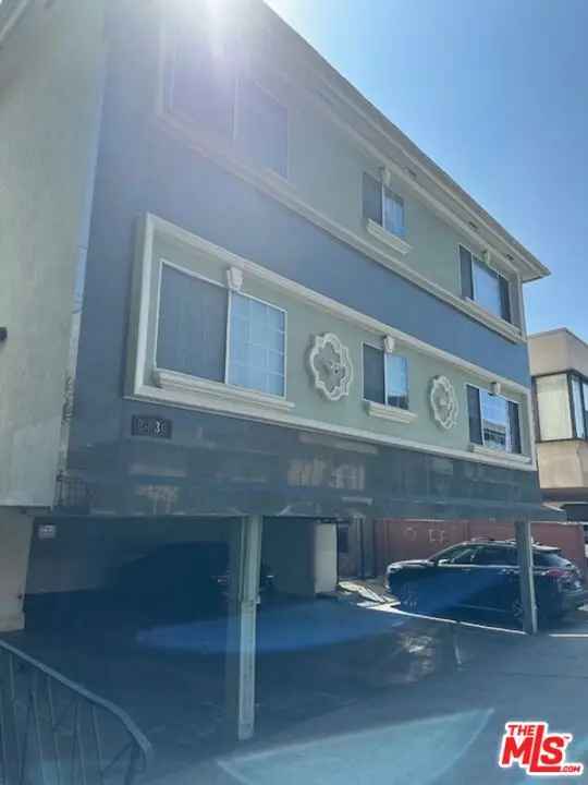 House For Sale in 8436, Blackburn Avenue, Los Angeles, California