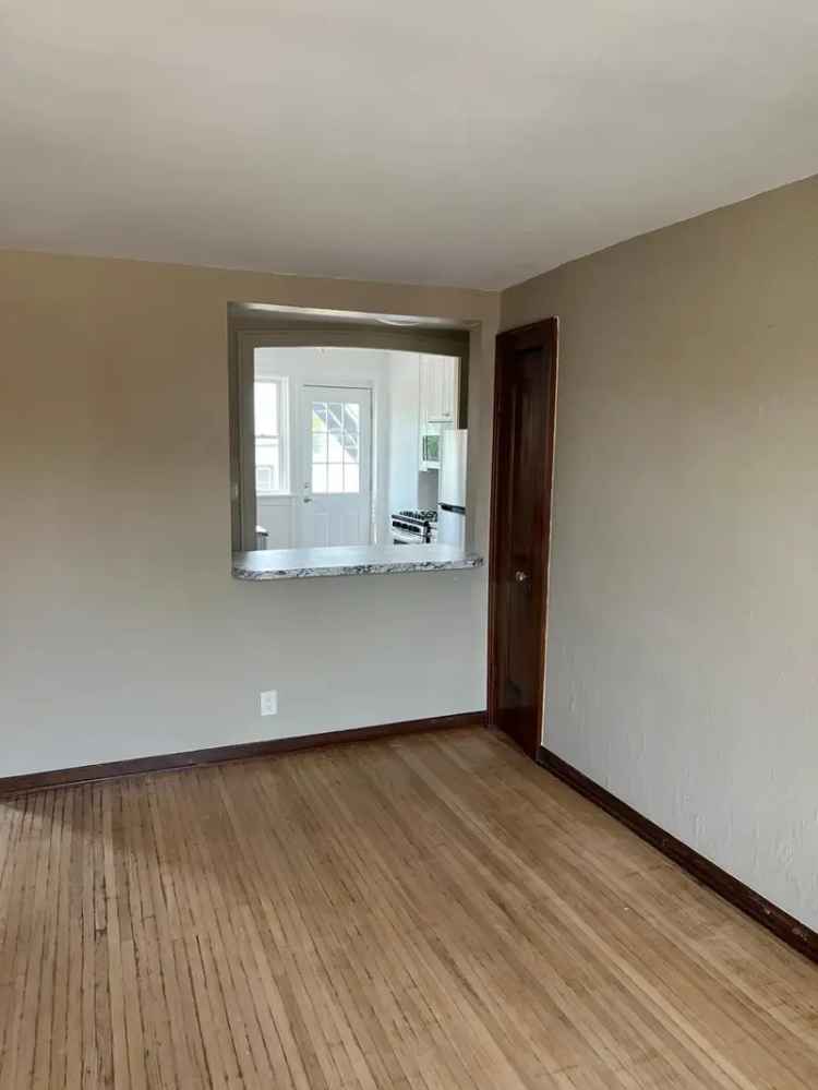 Rent Apartment Unit in North Buffalo with Modern Features