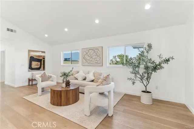 House For Sale in 3326, La Clede Avenue, Los Angeles, California