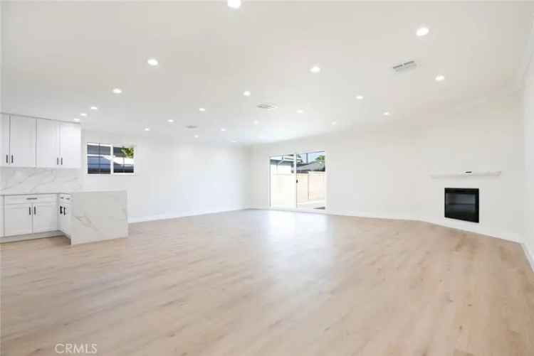 House For Sale in 8006, Ben Avenue, Los Angeles, California