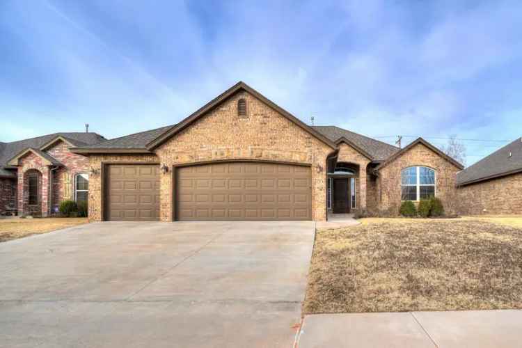 Rent Charming Home with 4 Bedrooms and Patio in Yukon OK