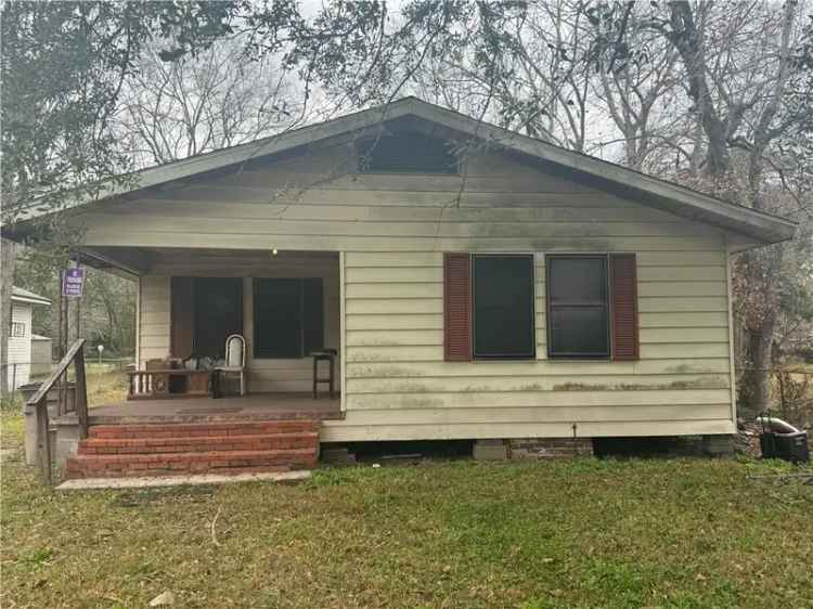 Invest in 4 Bedroom Home in Mobile AL with Great Rental Potential