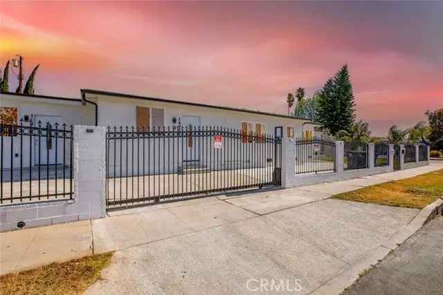 House For Sale in 14927, Titus Street, Los Angeles, California