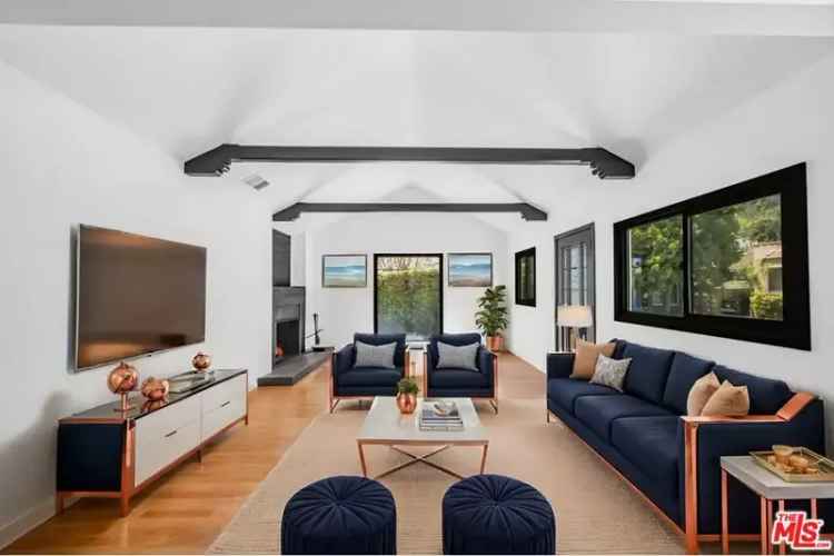 Buy triplex in Hollywood Hills with poolside access and investment potential