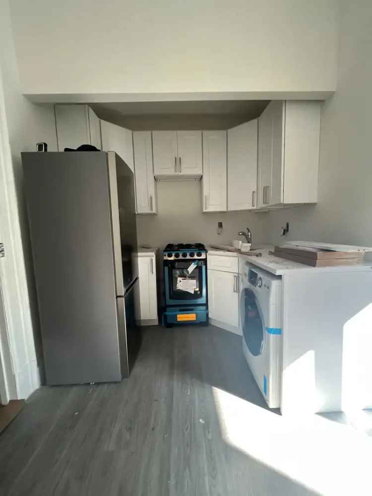 Rent Studio Apartment in West End Avenue with Modern Features