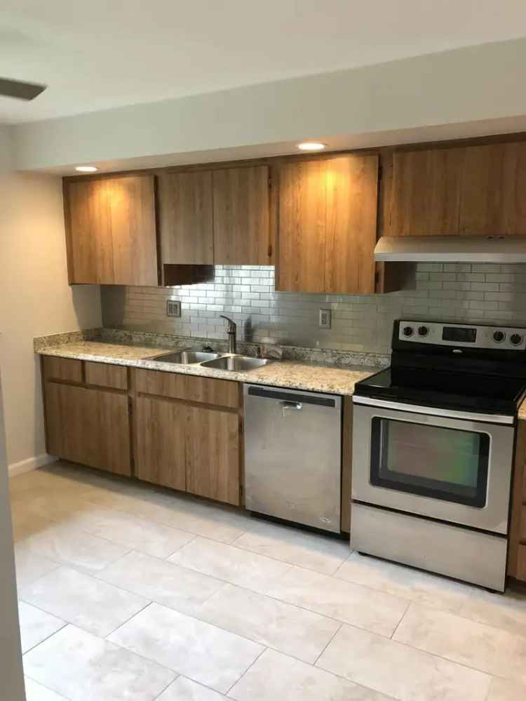 Rent Apartment Unit in Beautiful Gated Neighborhood with Pool